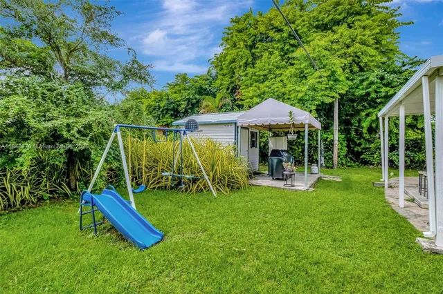 $1,299,000 | Golden Pines, Miami, FL 33145