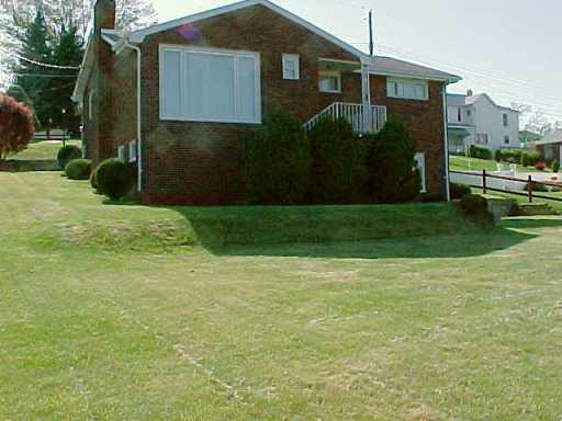 6 Desiderio Way McKees Rocks, PA 15136 - Photo 2 of 5 Gallery Image 2