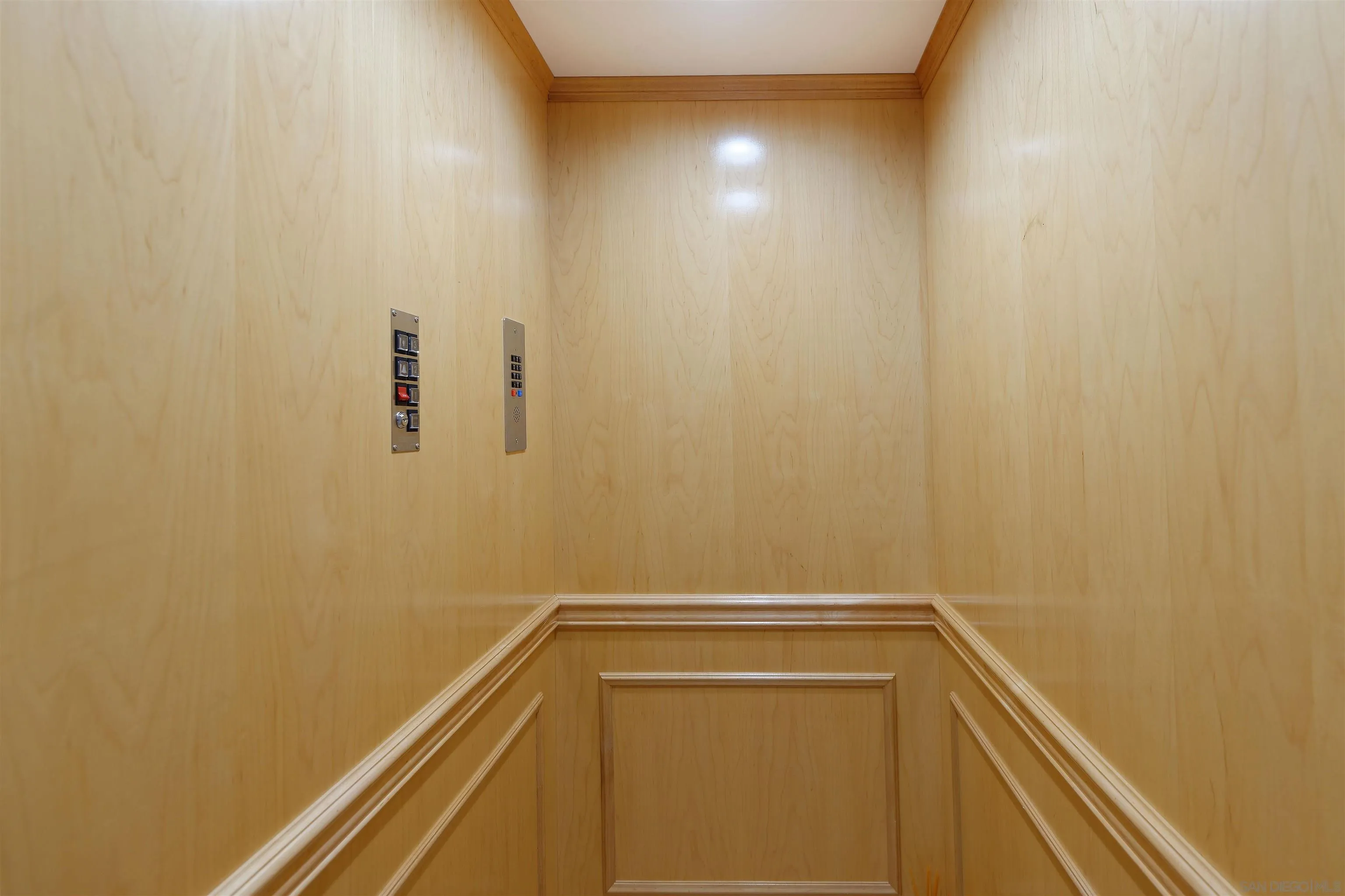 7825 Prospect Place La Jolla, CA 92037 - Photo 20 of 32 a view of a small space