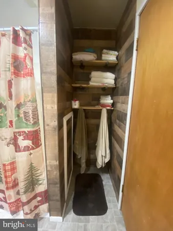 a view of walk in closet