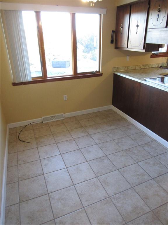 321 Madison Heights Road New Stanton, PA 15672 - Photo 7 of 24 eat in kitchen/dining area
