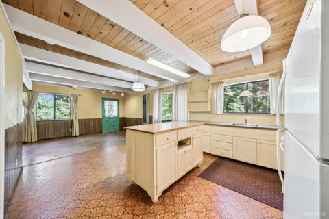 $595,000 | 1409 Mt Shasta Circle, South Lake Tahoe, CA 96150
