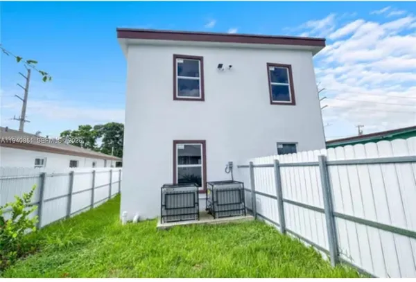 $3,200 | 1831 Northwest 67th Street, Unit 2, Miami, FL 33147