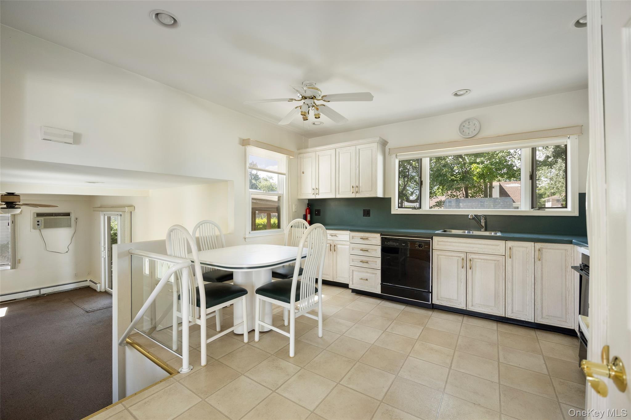 95 Laurel Road Lindenhurst, NY 11757 - Photo 6 of 28