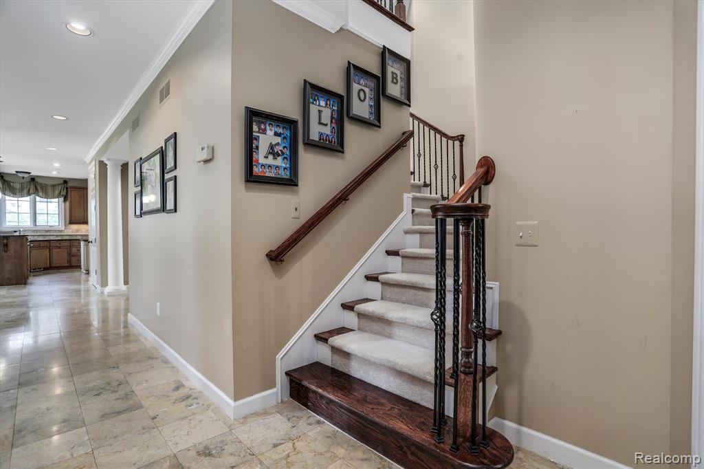 6984 Oakhurst Ridge Road Clarkston, MI 48348 - Photo 41 of 65