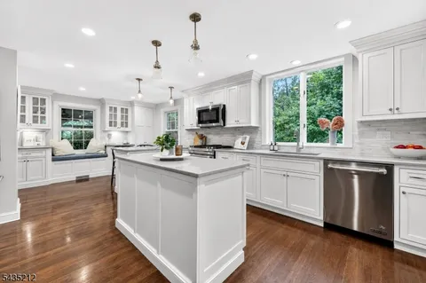 $1,199,000 | 15 Afterglow Avenue, Verona, NJ 07044