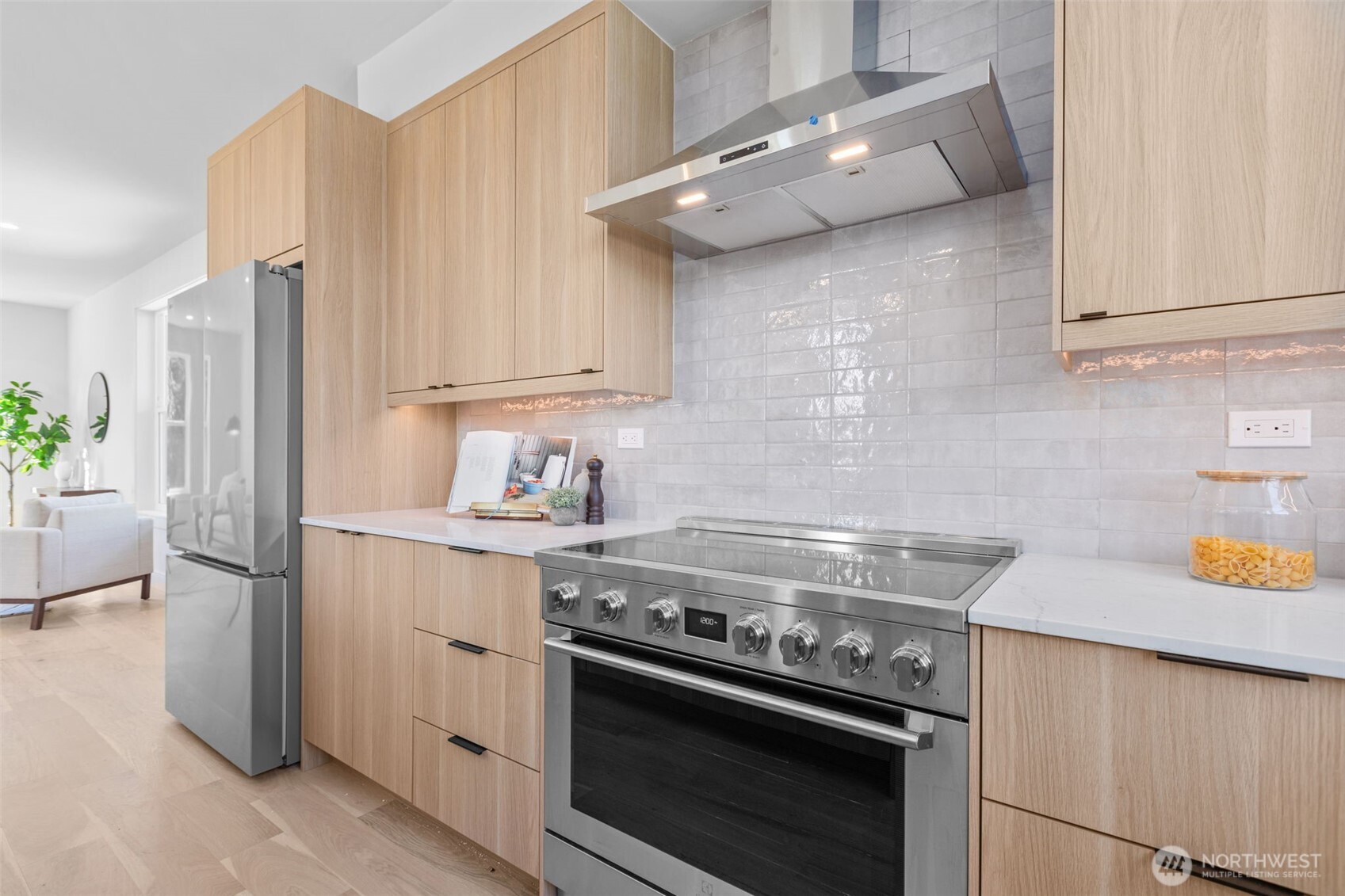 7350 22nd Avenue Northwest Seattle, WA 98117 - Photo 11 of 28