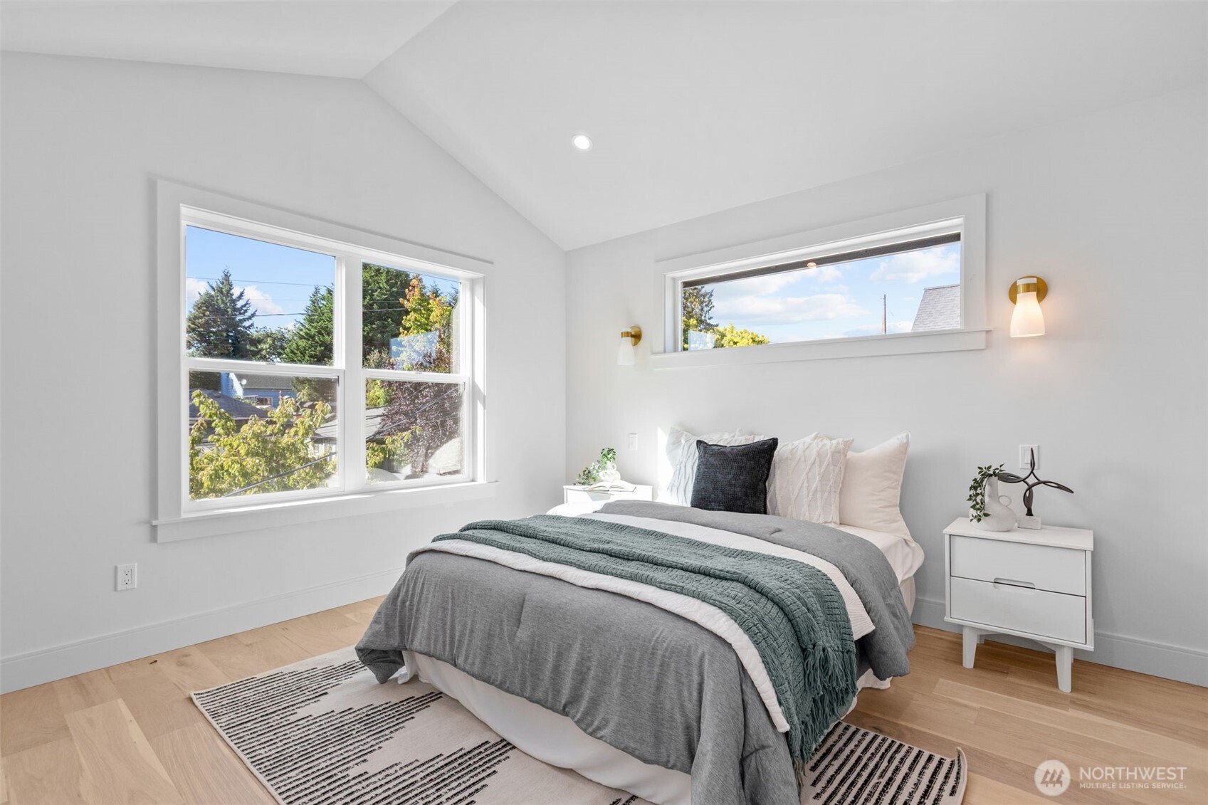 7350 22nd Avenue Northwest Seattle, WA 98117 - Photo 14 of 28