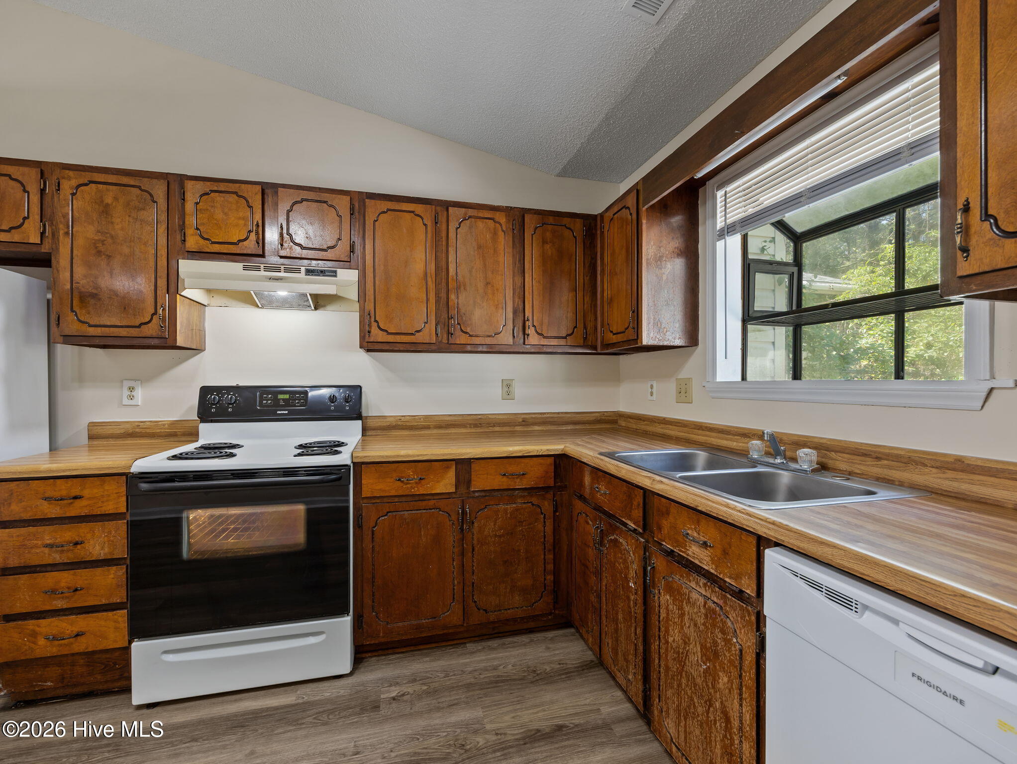 1043 Spring Villa Drive Jacksonville, NC 28540 - Photo 11 of 45 13-web-or-mls-1043 Spring Villa Dr. 24