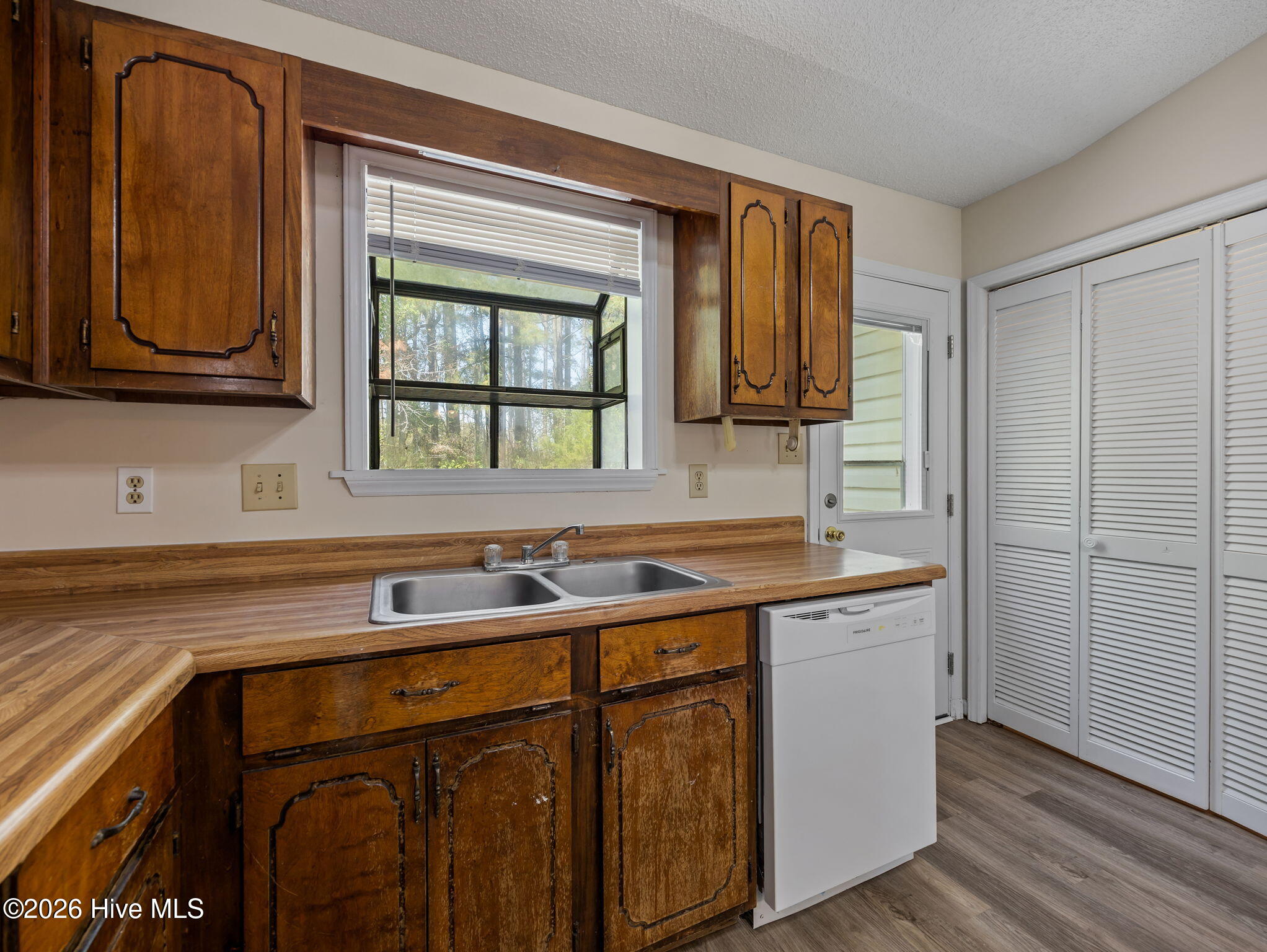 1043 Spring Villa Drive Jacksonville, NC 28540 - Photo 12 of 45 14-web-or-mls-1043 Spring Villa Dr. 27