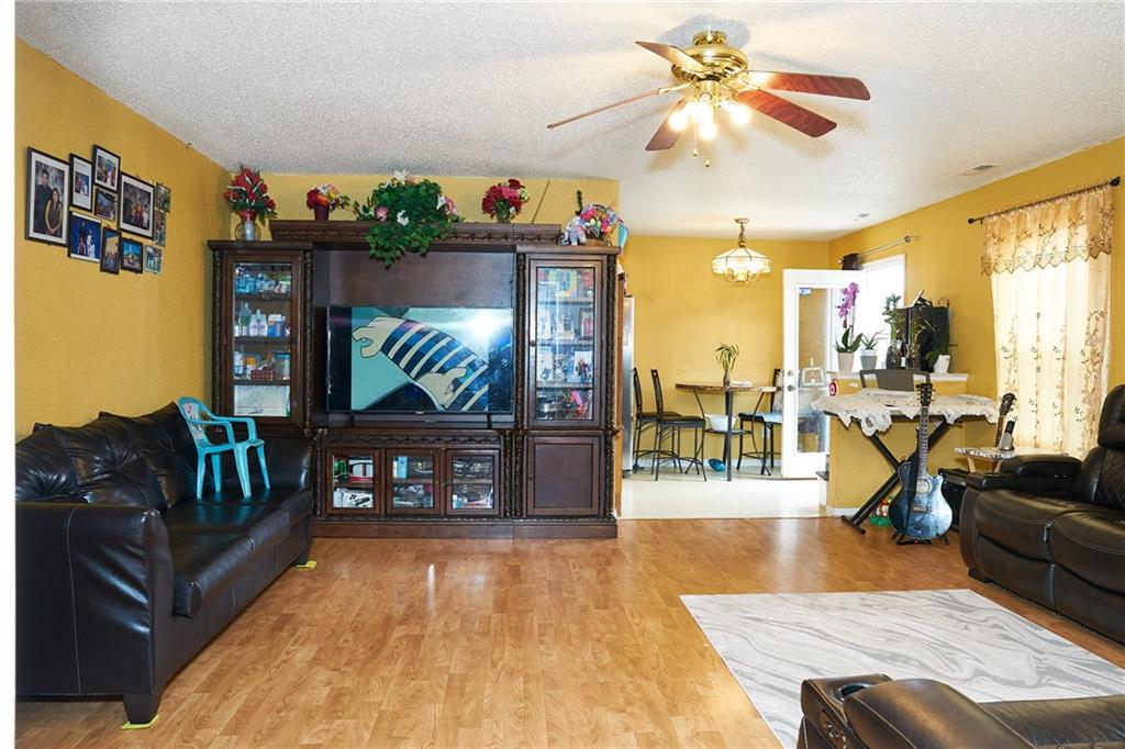 8157 Maple Stream Lane Indianapolis, IN 46217 - Photo 5 of 17
