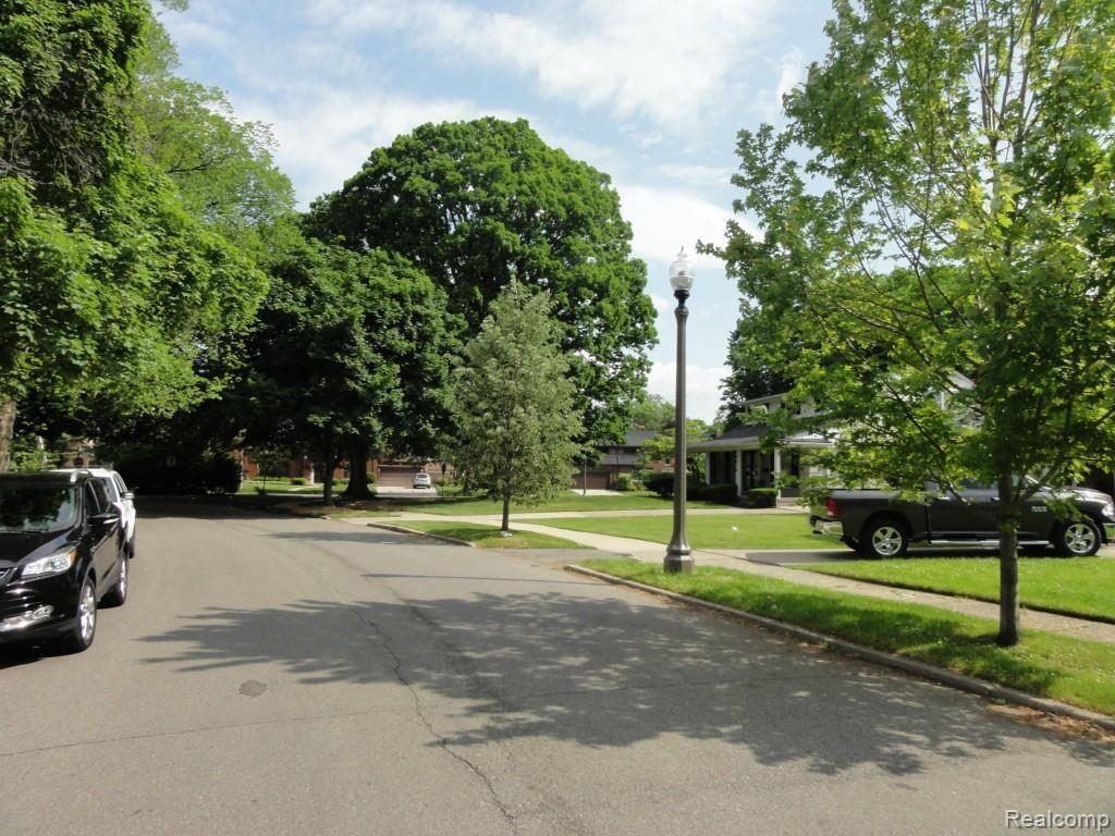 19656 Renfrew Road Detroit, MI 48221 - Photo 2 of 8