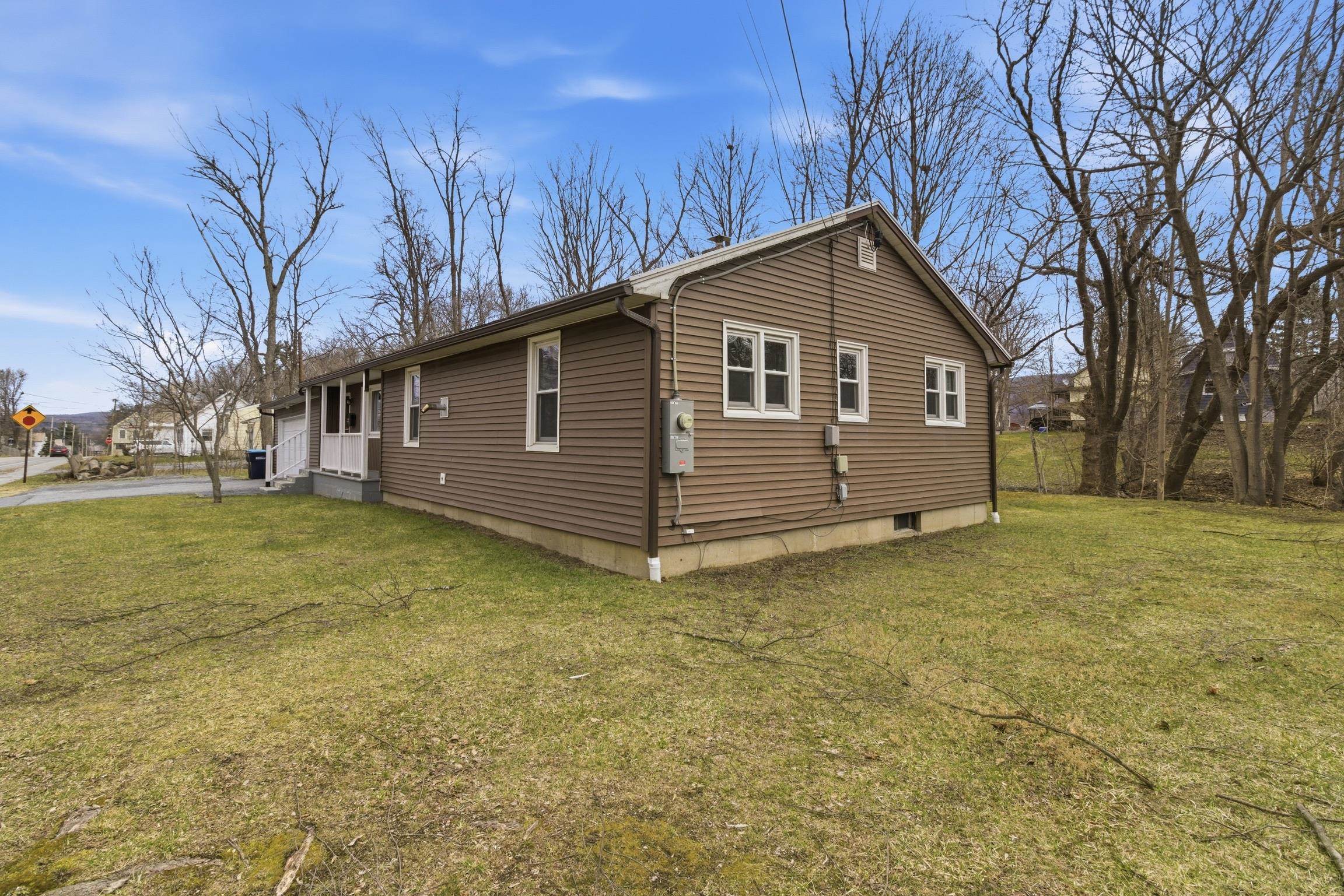 212 Dewey Street Bennington, VT 05201 - Photo 2 of 30