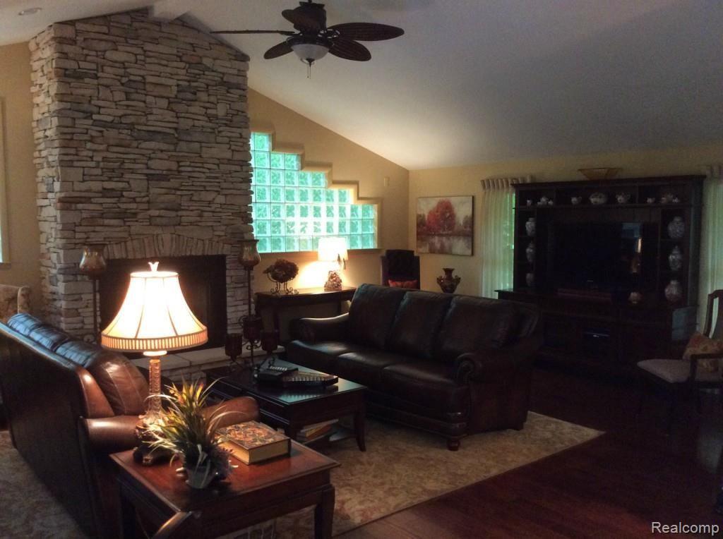 11491 Ridge Road South Lyon, MI 48178 - Photo 10 of 13 Ridge18.jpg