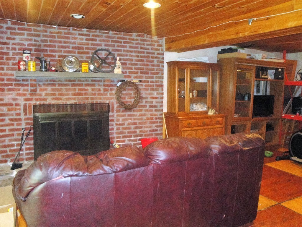 240 Arnold Road Sturbridge, MA 01518 - Photo 15 of 27
