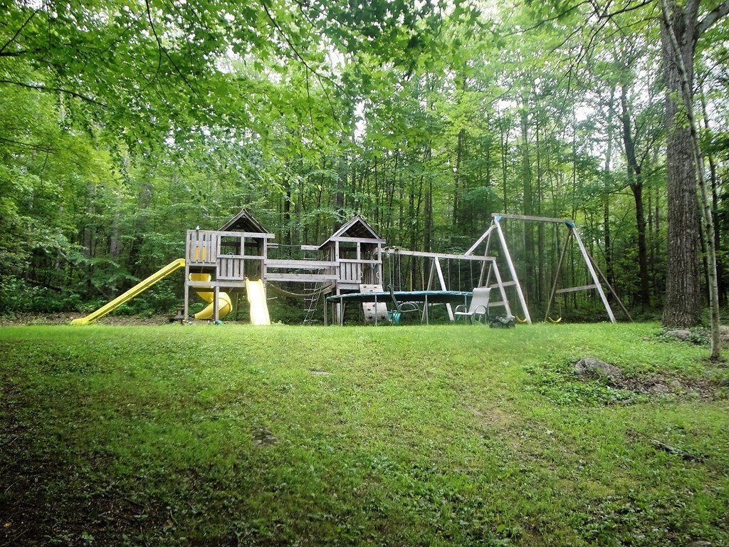 240 Arnold Road Sturbridge, MA 01518 - Photo 20 of 27