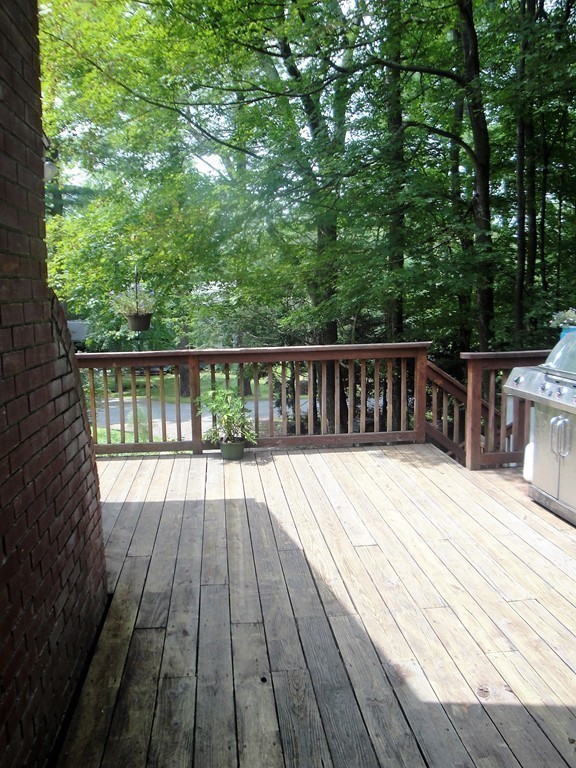 240 Arnold Road Sturbridge, MA 01518 - Photo 22 of 27
