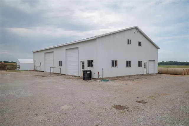 $1,290,000 | 619 North N Highway, Lamar, MO 64759