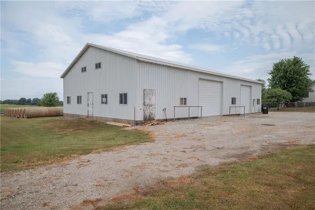 $1,290,000 | 619 North N Highway, Lamar, MO 64759