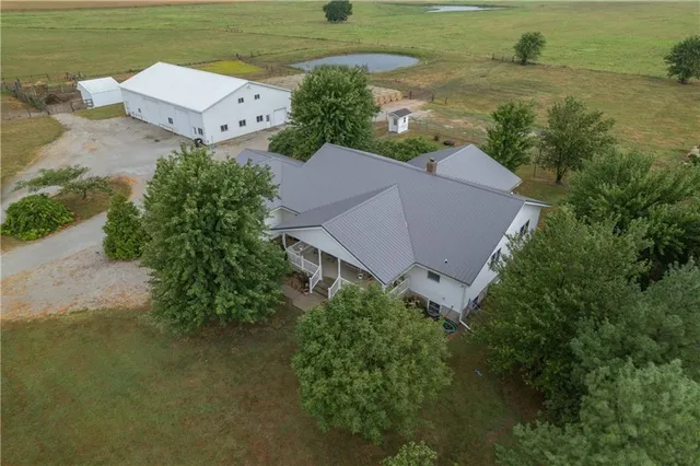 $1,290,000 | 619 North N Highway, Lamar, MO 64759