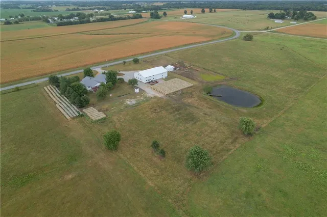 $1,290,000 | 619 North N Highway, Lamar, MO 64759