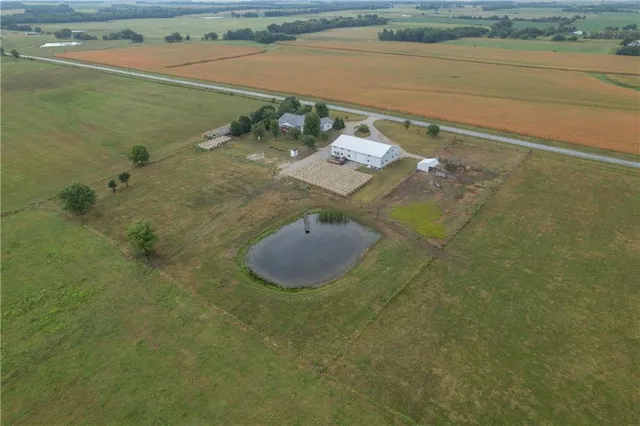 $1,290,000 | 619 North N Highway, Lamar, MO 64759