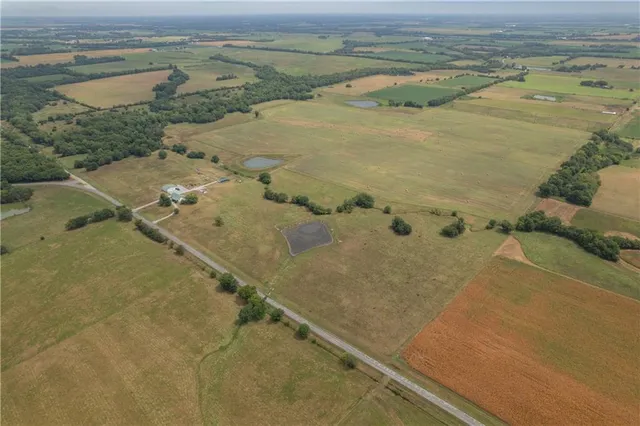 $1,290,000 | 619 North N Highway, Lamar, MO 64759