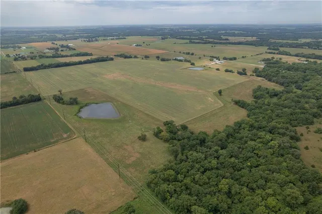 $1,290,000 | 619 North N Highway, Lamar, MO 64759