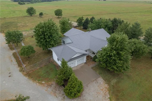 $1,290,000 | 619 North N Highway, Lamar, MO 64759