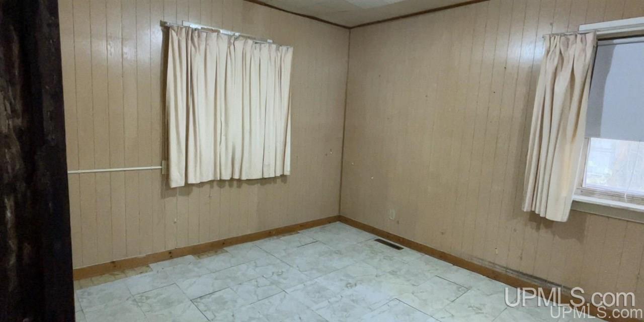 605 West Spring Street Marquette, MI 49855 - Photo 9 of 25
