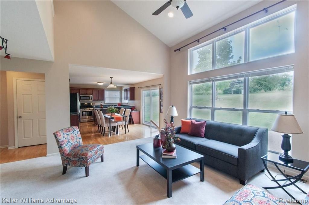 16405 Ridgewood Court Northville, MI 48168 - Photo 17 of 41
