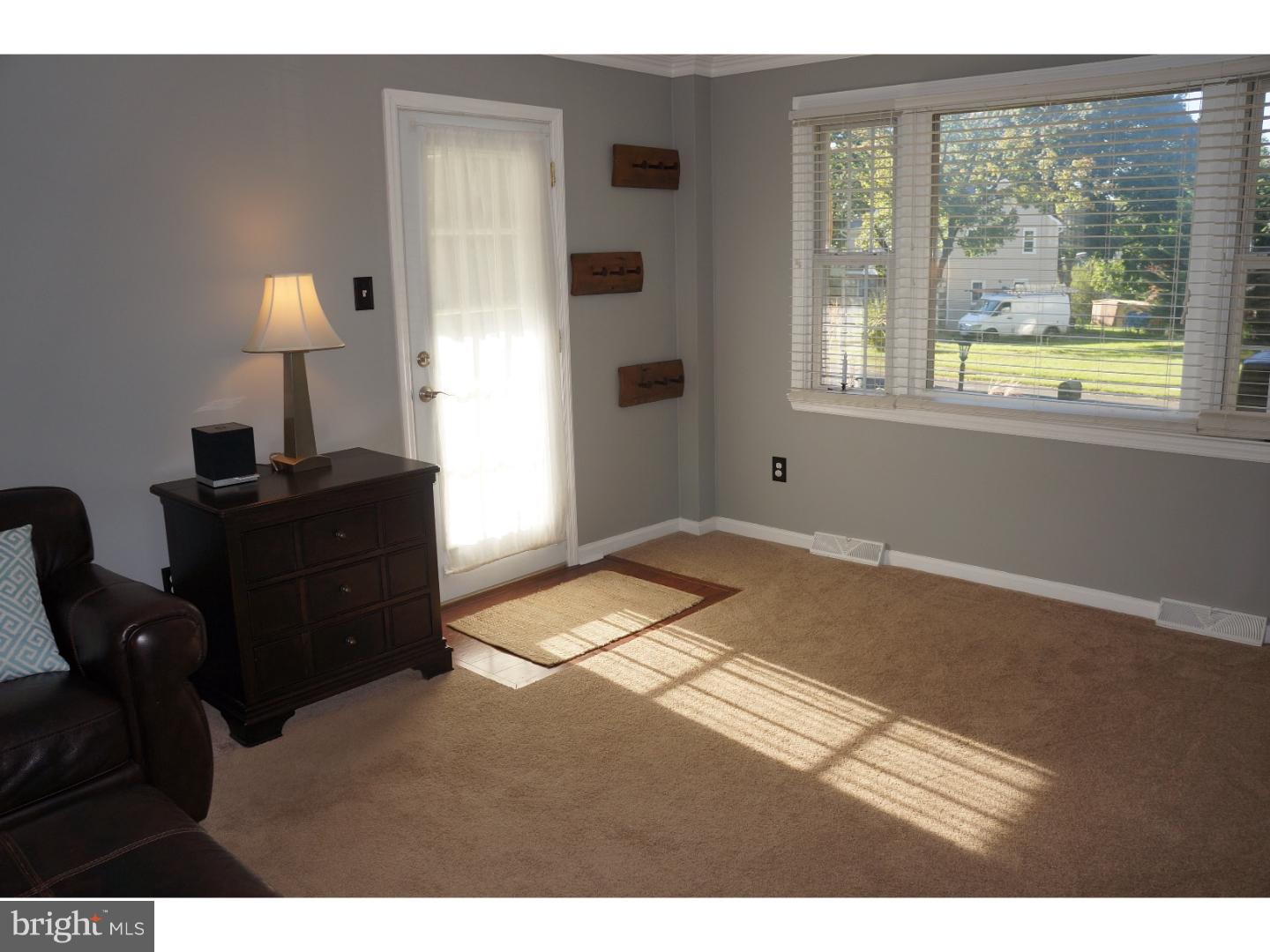 3261 Maple Road Huntingdon Valley, PA 19006 - Photo 2 of 25 Living Room