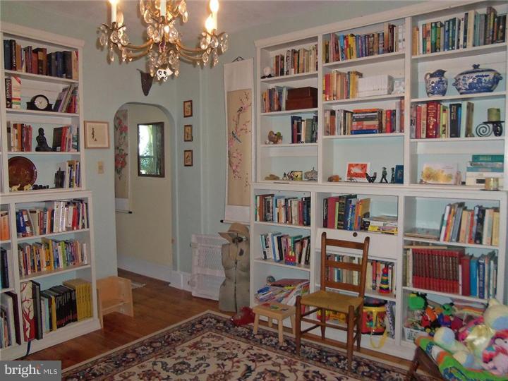 469 Ripka Street Philadelphia, PA 19128 - Photo 4 of 16