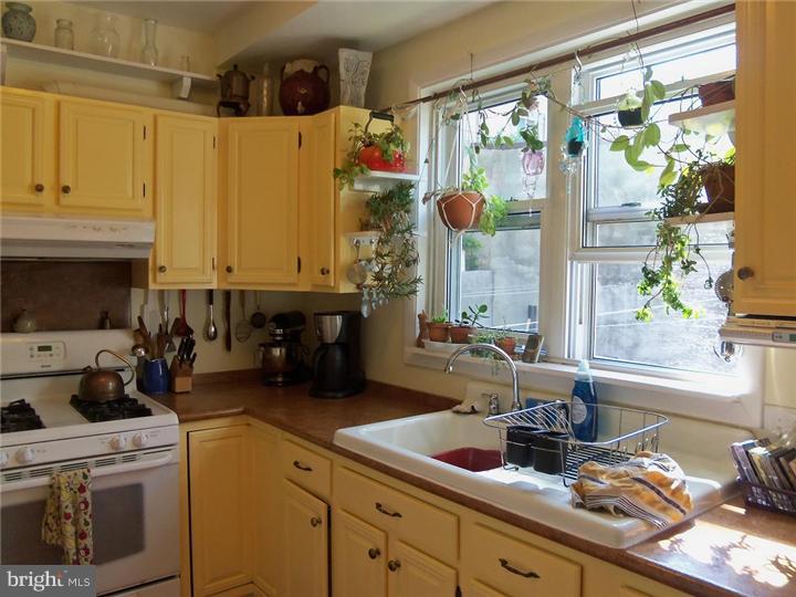 469 Ripka Street Philadelphia, PA 19128 - Photo 5 of 16