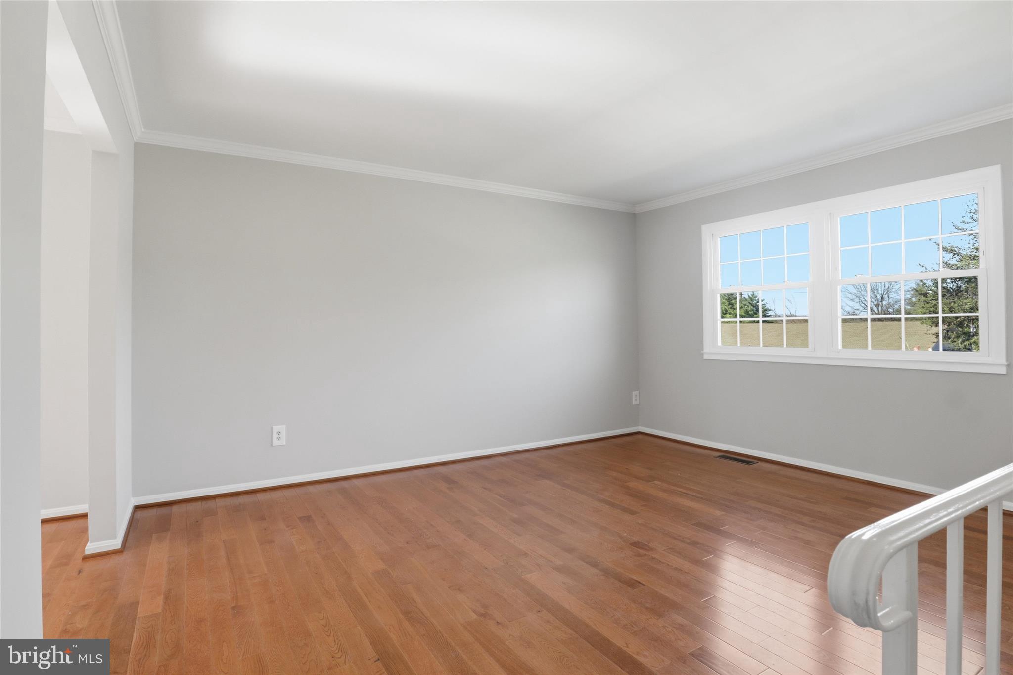 14013 Lindendale Road Woodbridge, VA 22193 - Photo 12 of 42 Living Room