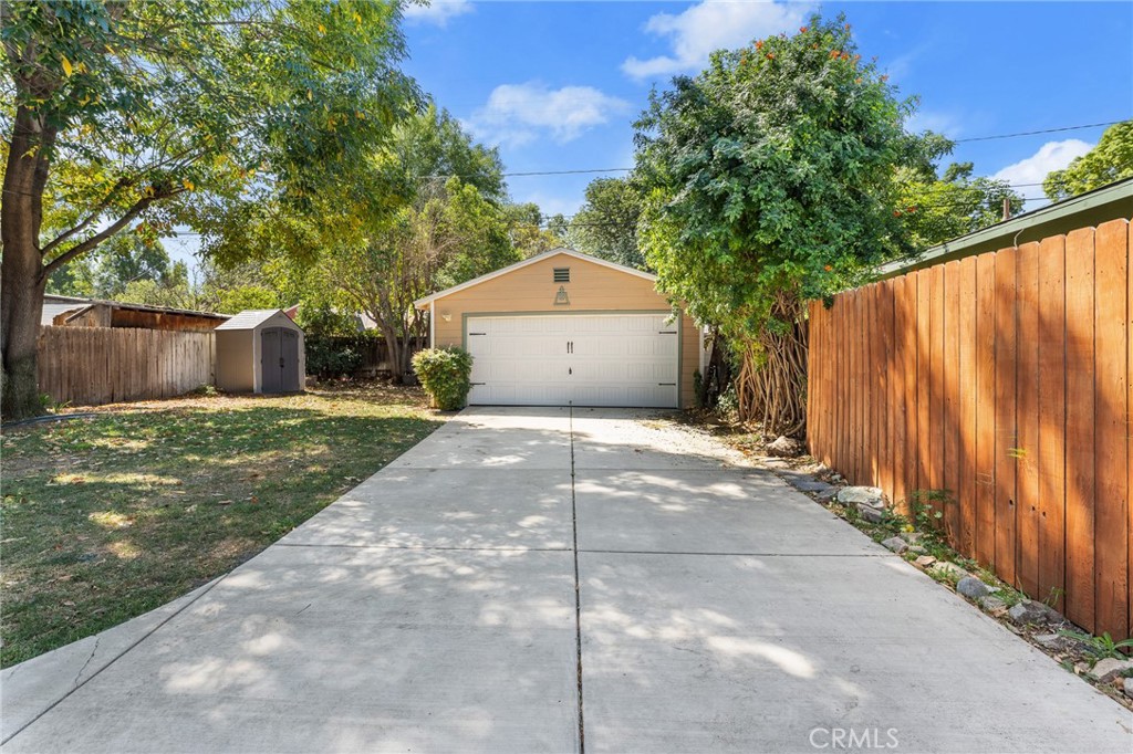 4390 Edgewood Place Riverside, CA 92506 - Photo 23 of 32 a view of a backyard of the house