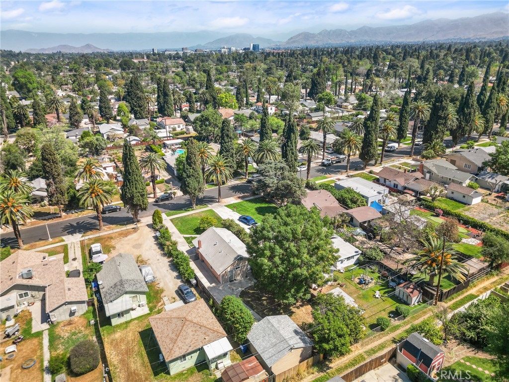 4390 Edgewood Place Riverside, CA 92506 - Photo 29 of 32 a view of a city