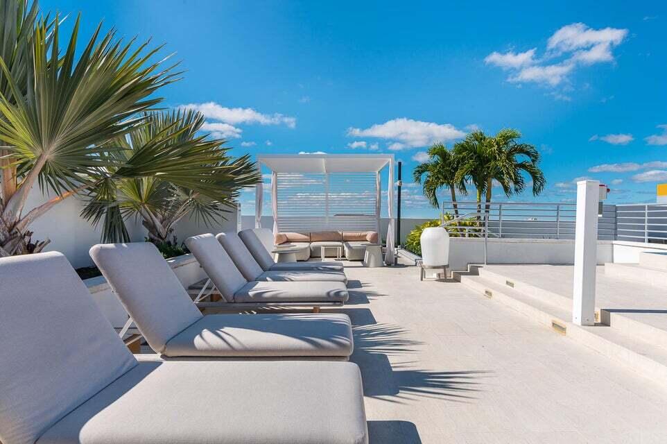155 East Boca Raton Road, Unit TH2 Boca Raton, FL 33432 - Photo 58 of 63 tower 155 rooftop chairs