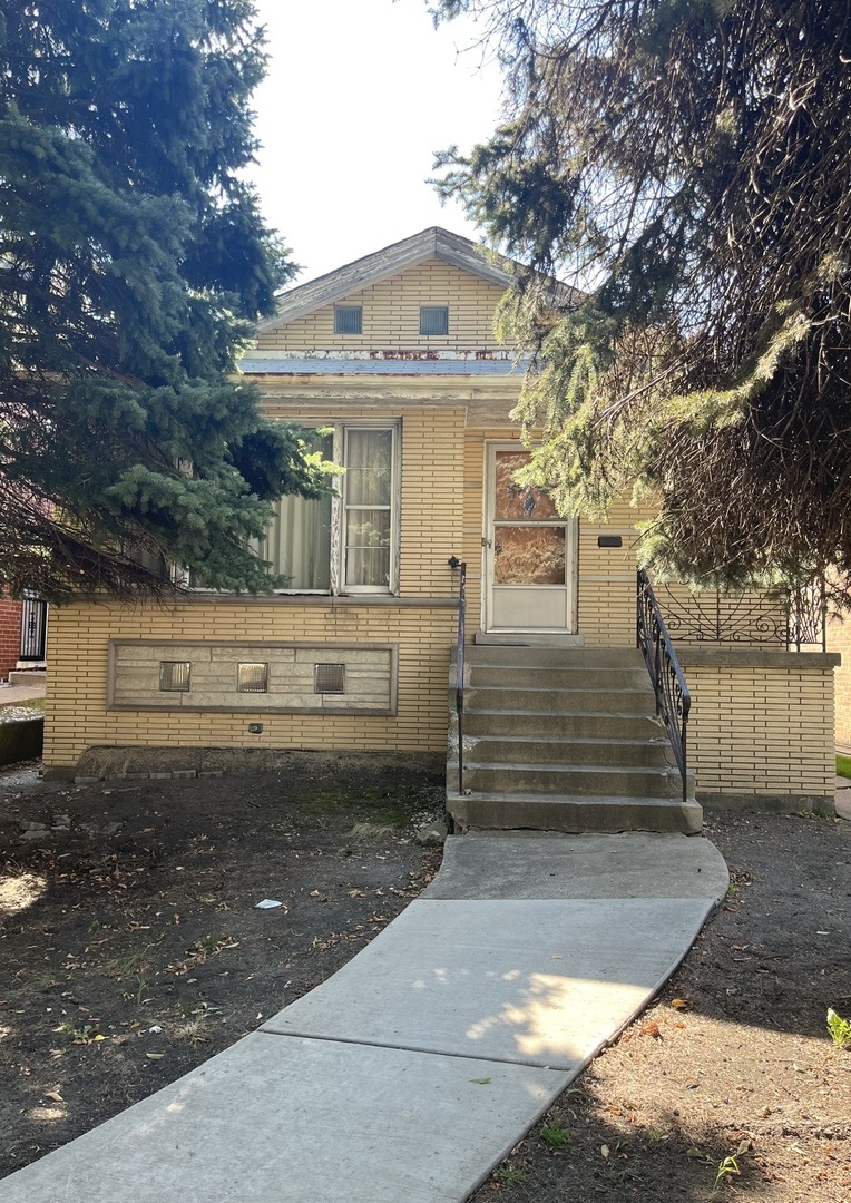 3907 West Marquette Road Chicago, IL 60629 - Photo 2 of 6