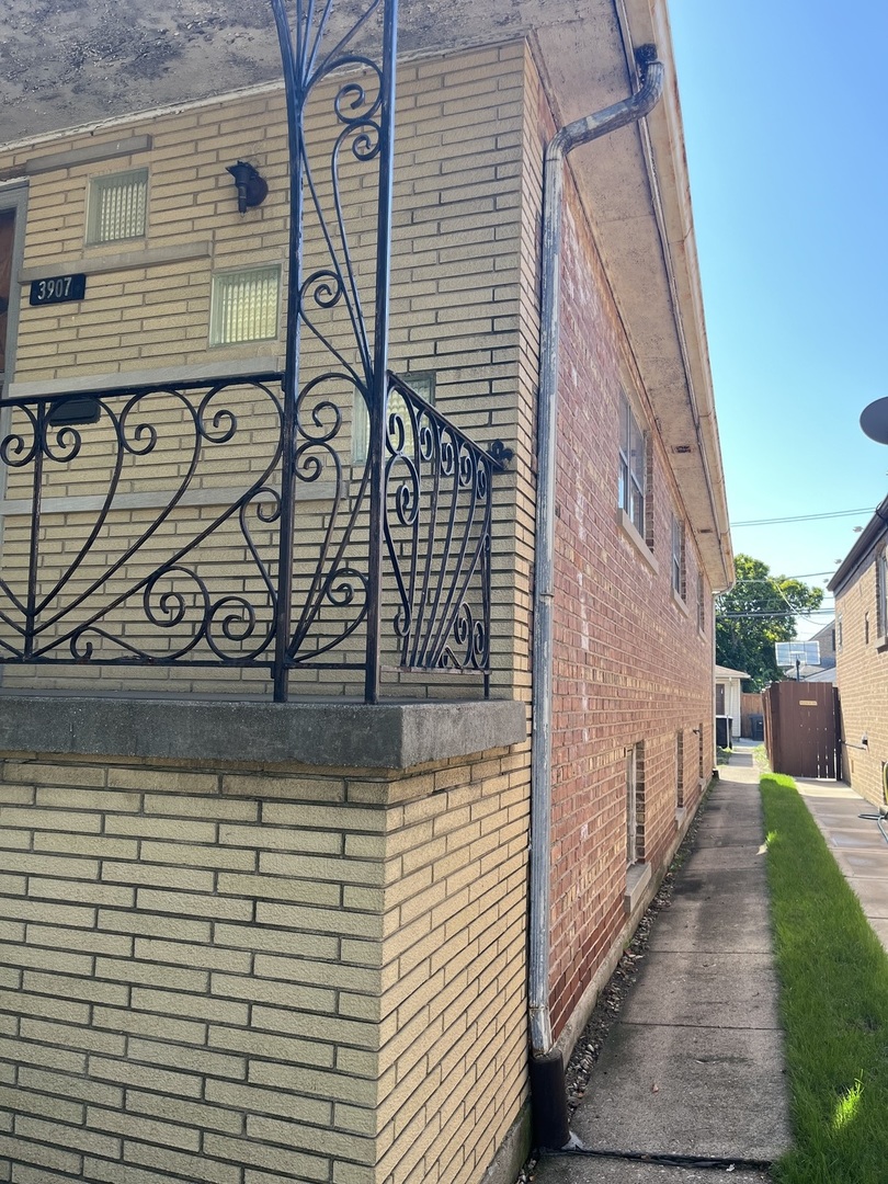 3907 West Marquette Road Chicago, IL 60629 - Photo 3 of 6