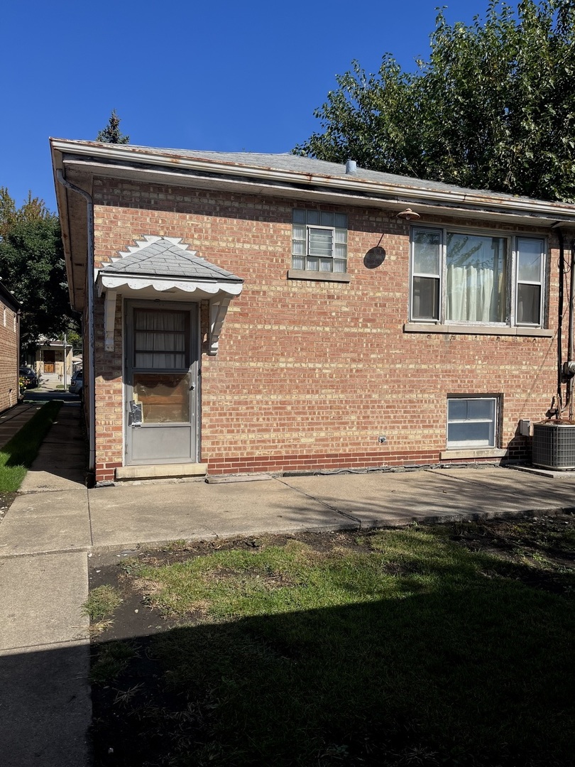 3907 West Marquette Road Chicago, IL 60629 - Photo 4 of 6