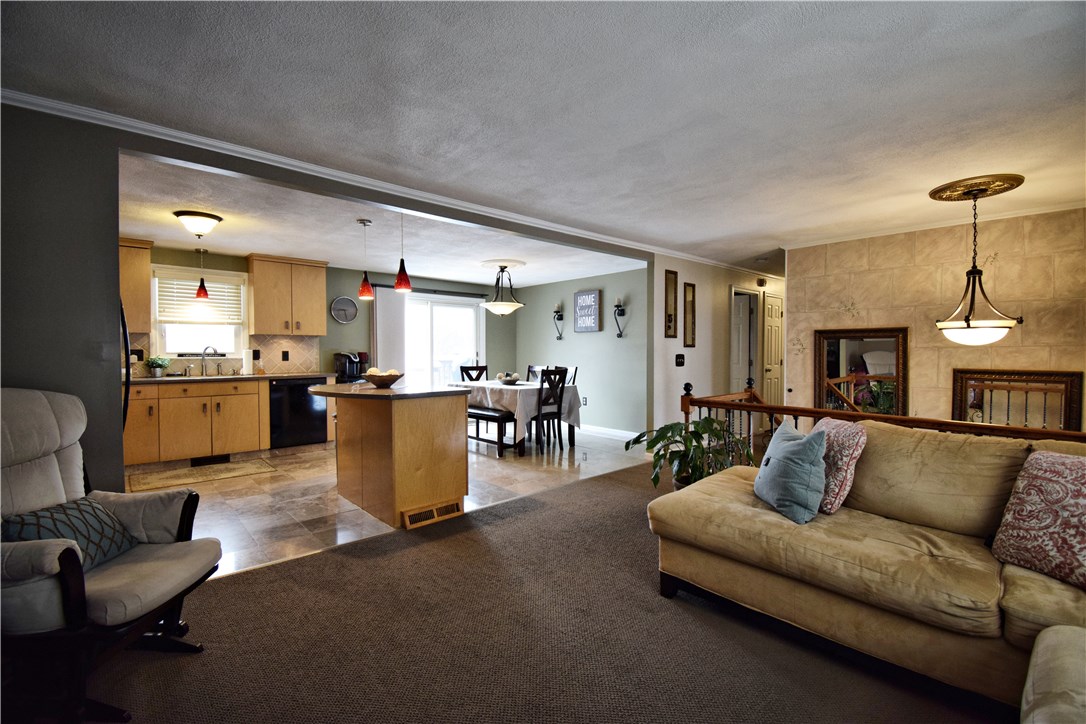 215 Rutland Street Cranston, RI 02920 - Photo 6 of 26 Gallery Image 6