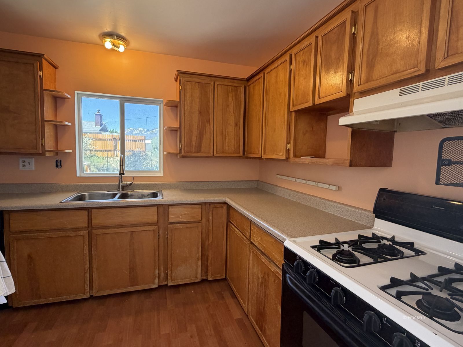 328 Baker Street Wells, NV 89835 - Photo 3 of 20
