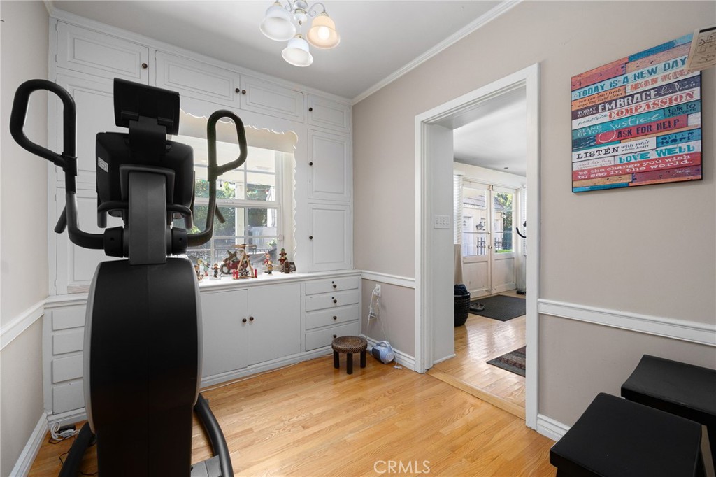 2964 Lombardy Road Pasadena, CA 91107 - Photo 28 of 69 a room with table chair and view of living room