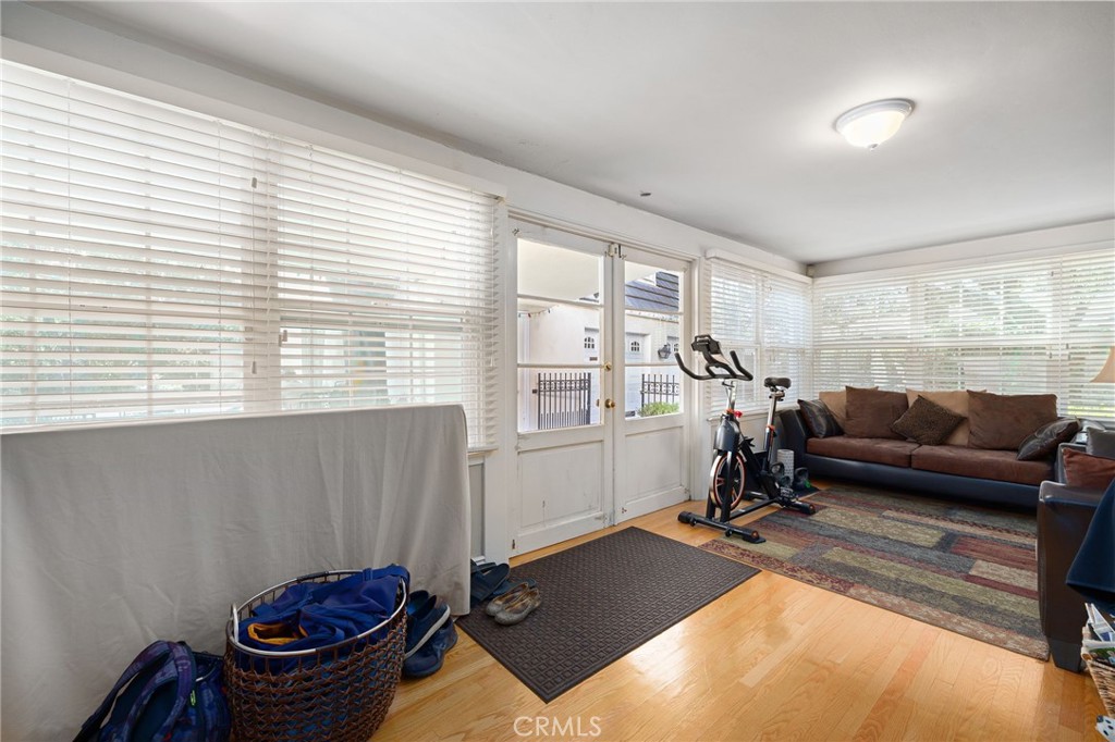 2964 Lombardy Road Pasadena, CA 91107 - Photo 30 of 69 a living room with furniture and a window