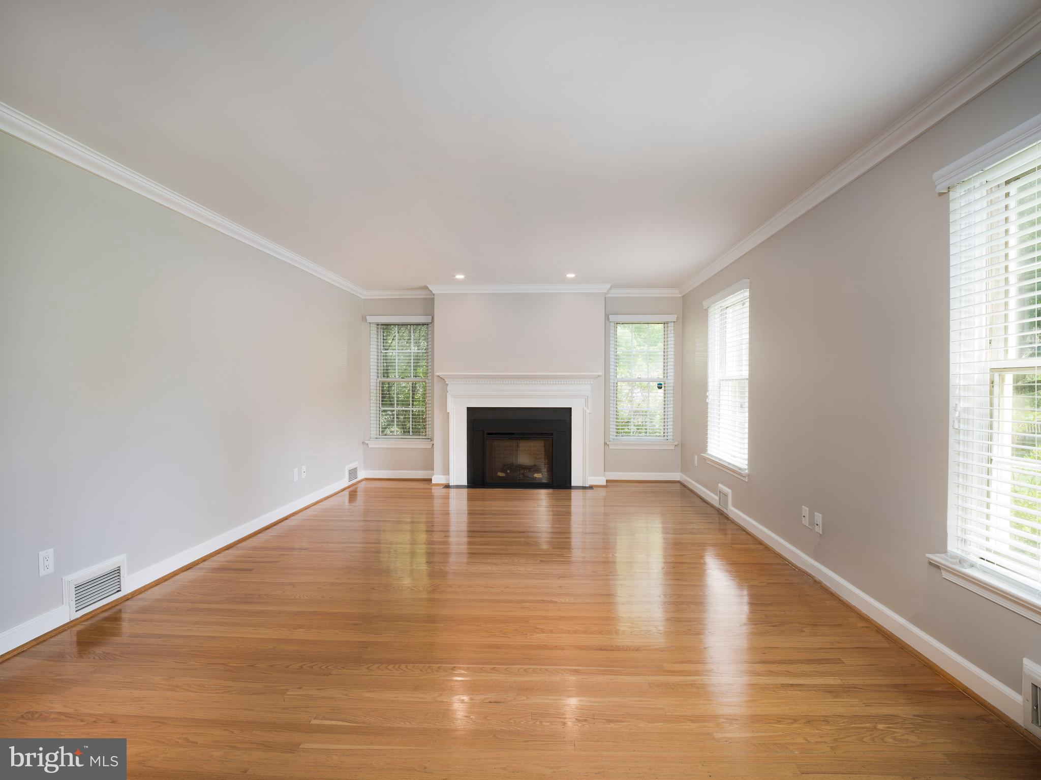 1024 Walsh Lane Narberth, PA 19072 - Photo 9 of 39 Living room