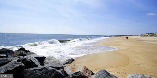 a picture of a bathroom