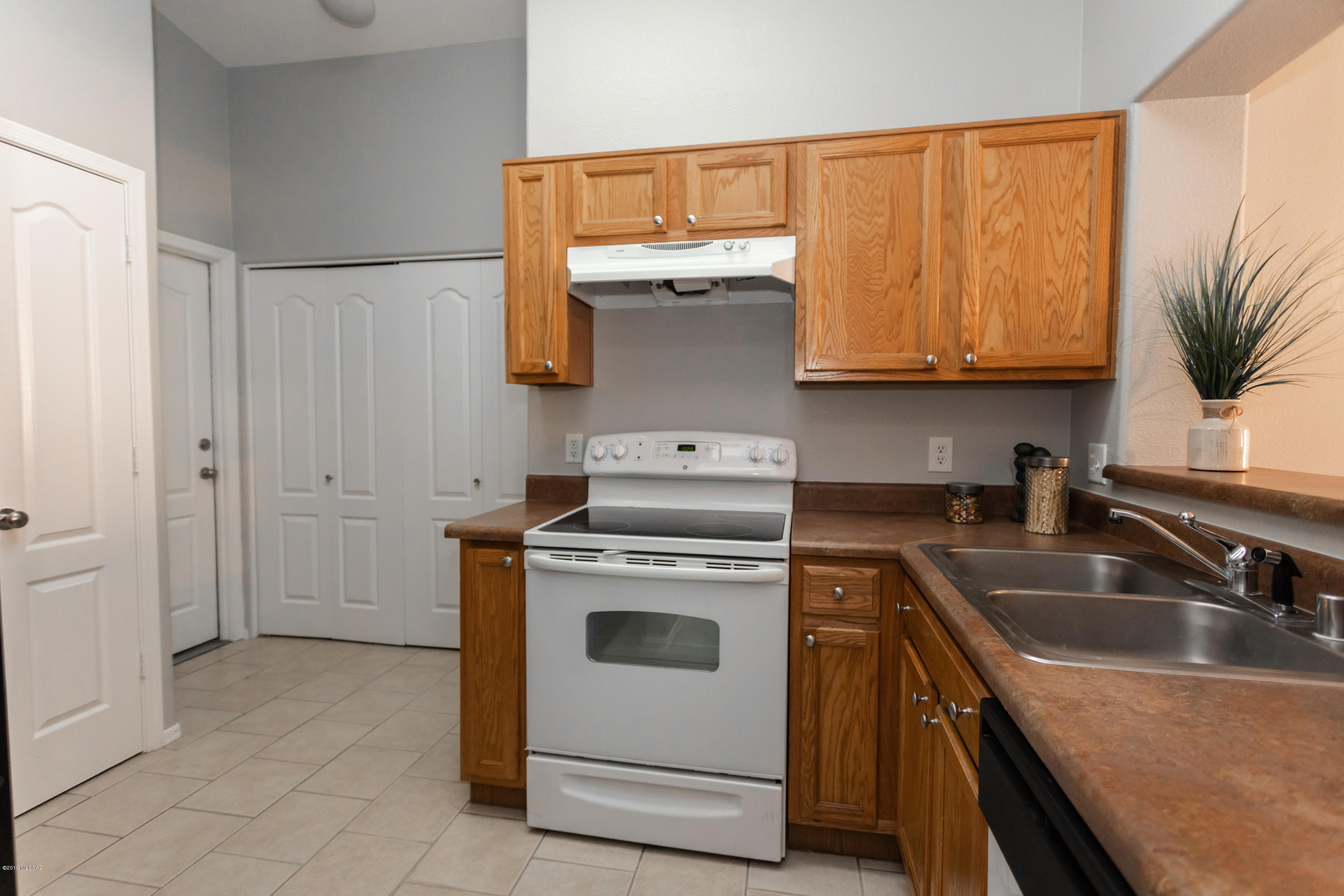 2567 Chisel Court Oro Valley, AZ 85755 - Photo 6 of 22