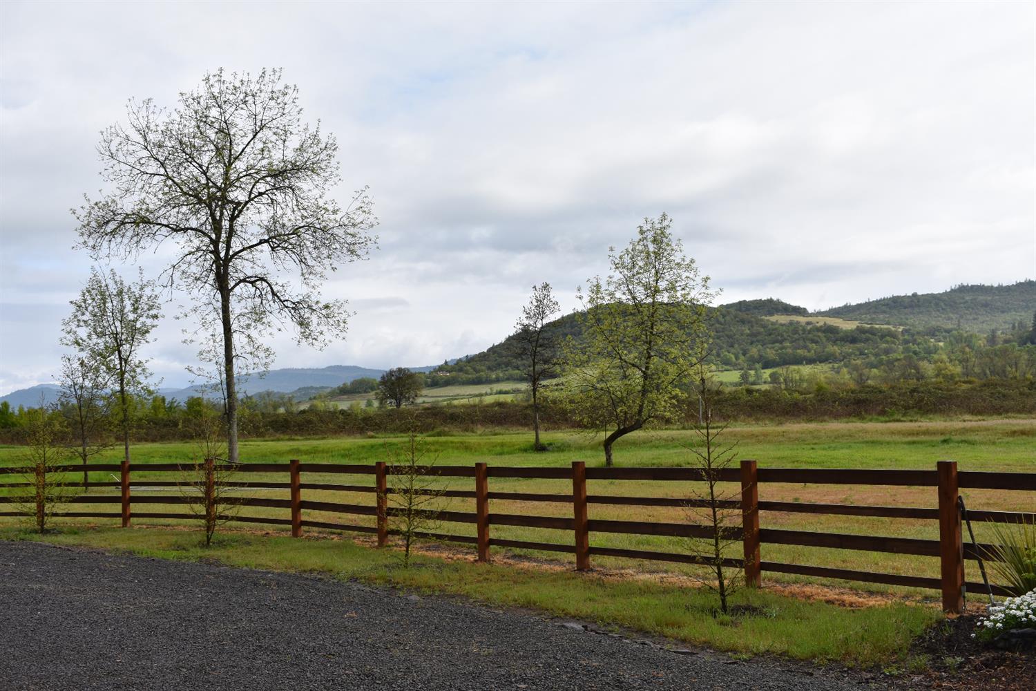 780 Yankee Creek Road Eagle Point, OR 97524 - Photo 5 of 29 Additional Photo