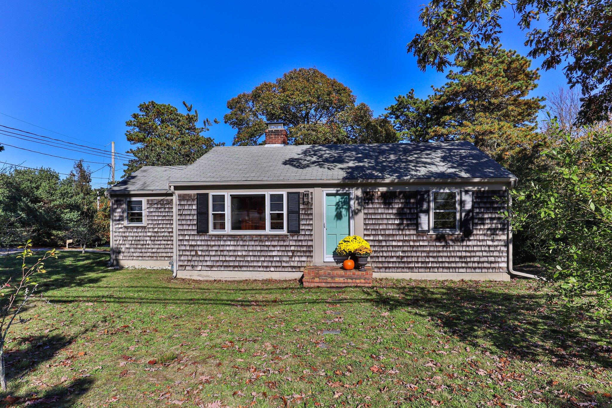 8 Meadow Brook Road Chatham, MA 02650 - Photo 4 of 28 4-web-or-mls-8-meadow-brook-rd